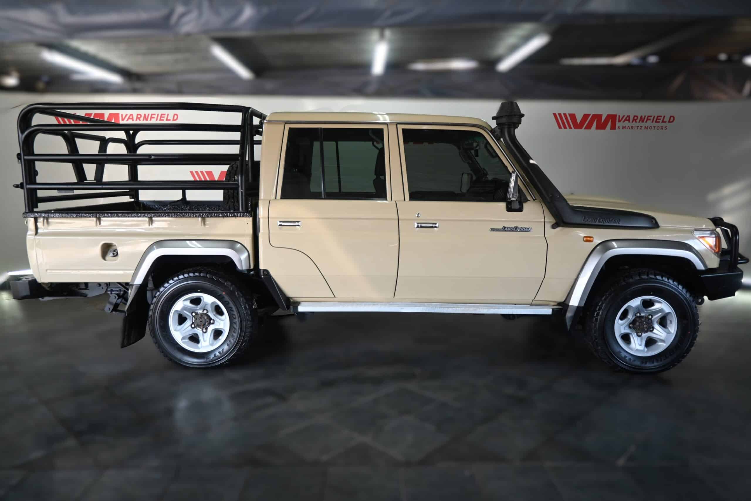 TOYOTA LAND CRUISER 79 4.5D P/U D/C