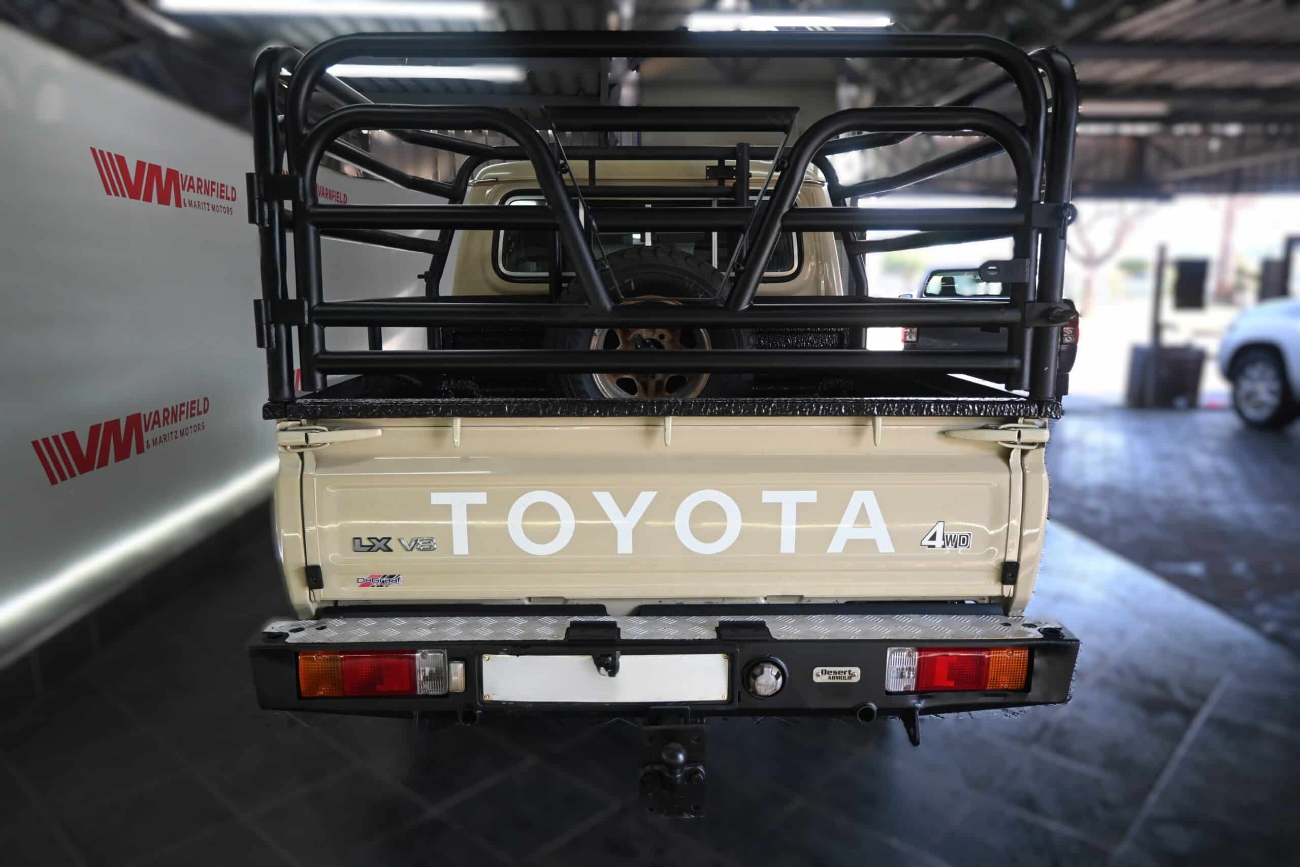 TOYOTA LAND CRUISER 79 4.5D P/U D/C