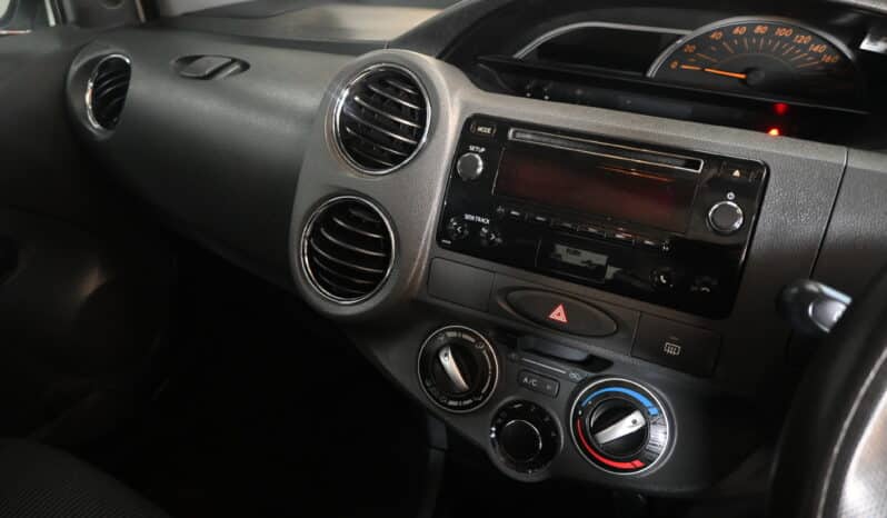 TOYOTA ETIOS 1.5 XS SPRINT 5DR full