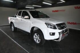 ISUZU KB300D-TEQ LX 4X2 E/C