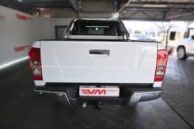 ISUZU KB300D-TEQ LX 4X2 E/C