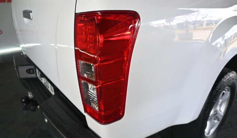 ISUZU KB300D-TEQ LX 4X2 E/C full