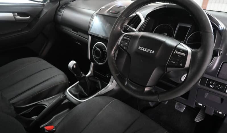 ISUZU KB300D-TEQ LX 4X2 E/C full
