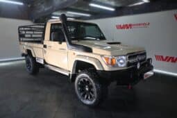 TOYOTA LAND CRUISER 79 4.5D P/U S/C V8