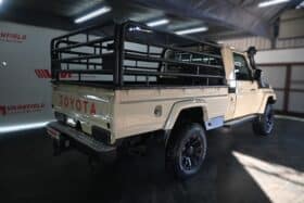 TOYOTA LAND CRUISER 79 4.5D P/U S/C V8