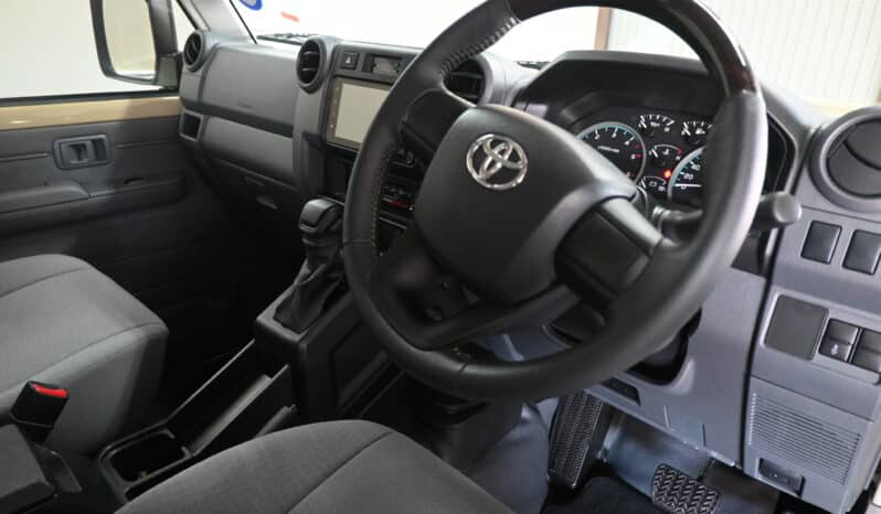 TOYOTA LAND CRUISER 79 2.8GD-6 P/U D/C A/T full