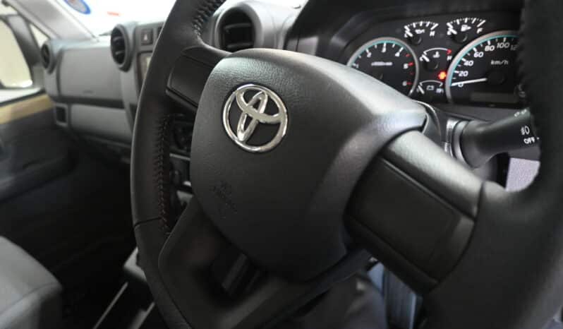 TOYOTA LAND CRUISER 79 2.8GD-6 P/U D/C A/T full