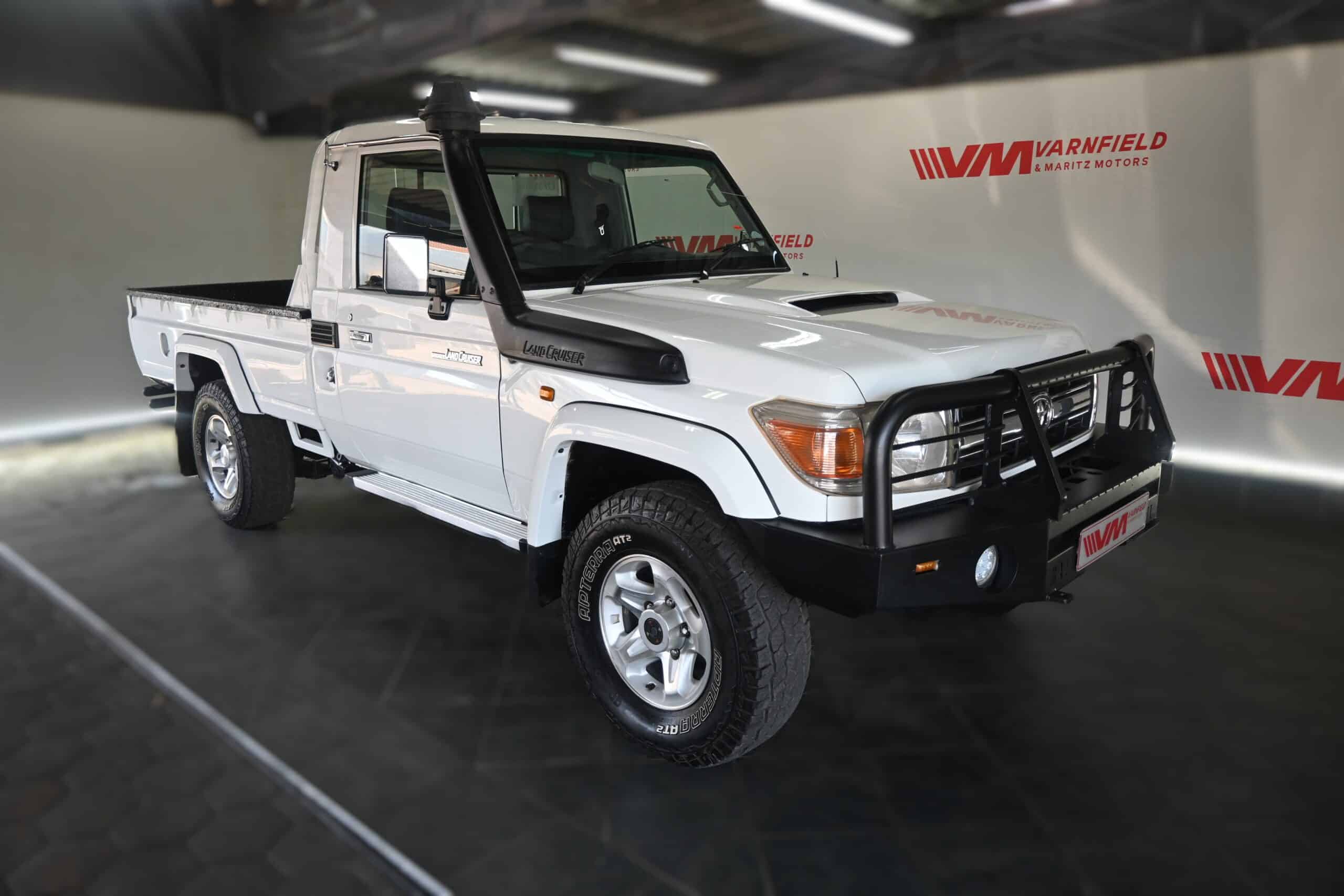 TOYOTA LAND CRUISER 79 4.5D P/U S/C V8