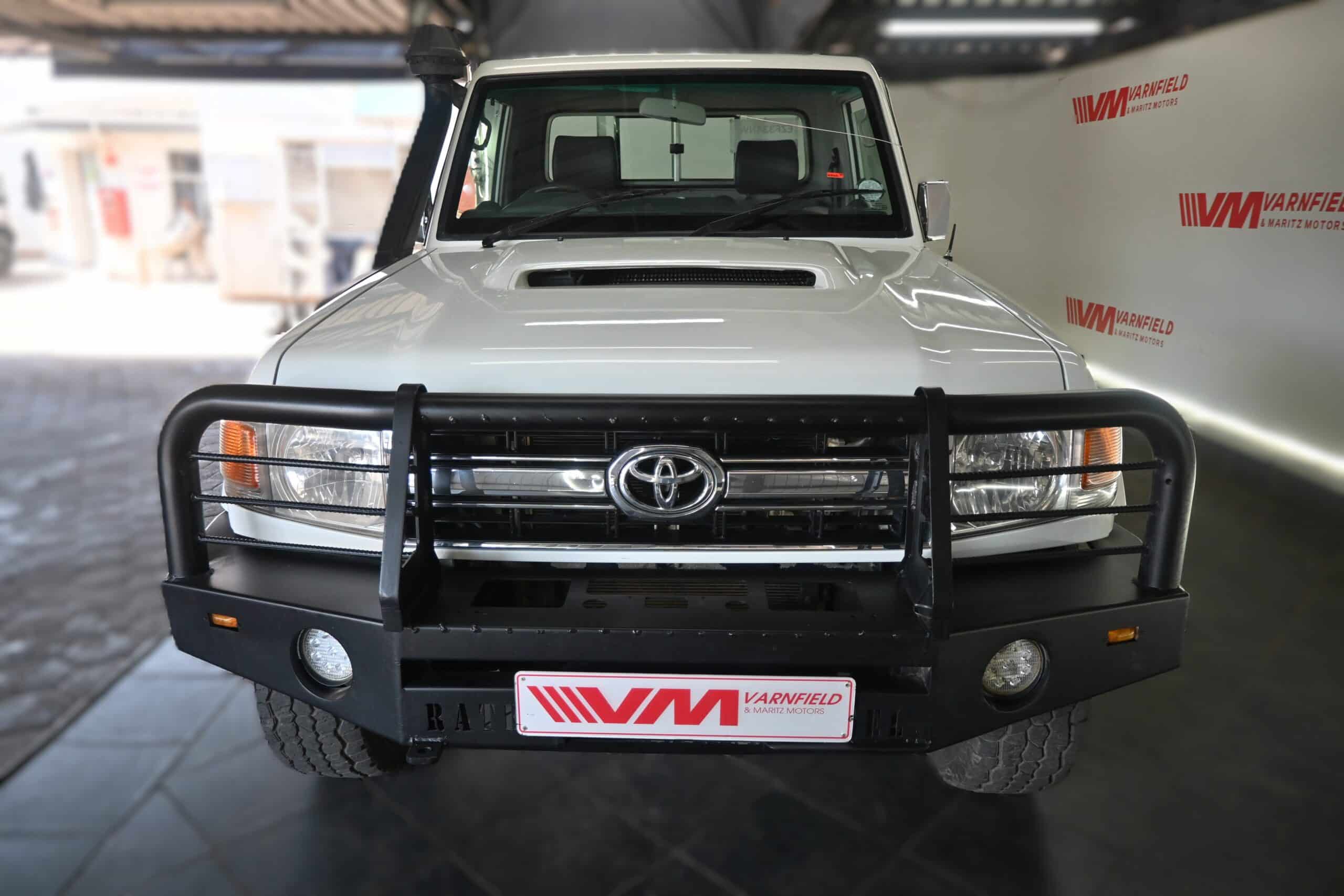 TOYOTA LAND CRUISER 79 4.5D P/U S/C V8