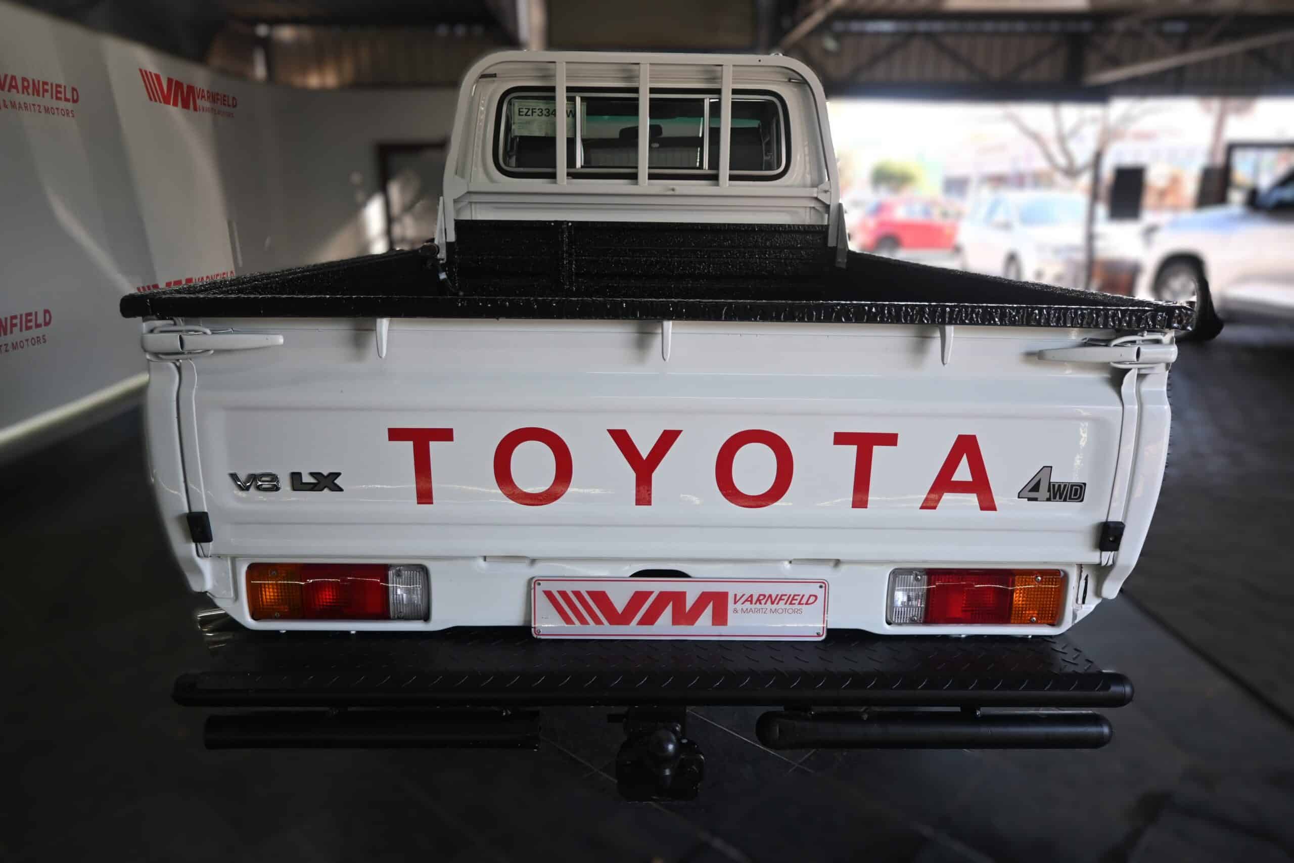 TOYOTA LAND CRUISER 79 4.5D P/U S/C V8