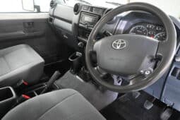 TOYOTA LAND CRUISER 79 4.5D P/U S/C V8 full