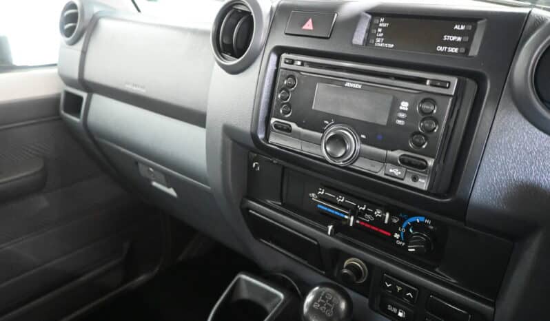 TOYOTA LAND CRUISER 79 4.5D P/U S/C V8 full