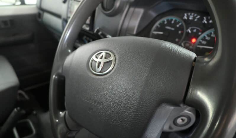TOYOTA LAND CRUISER 79 4.5D P/U S/C V8 full