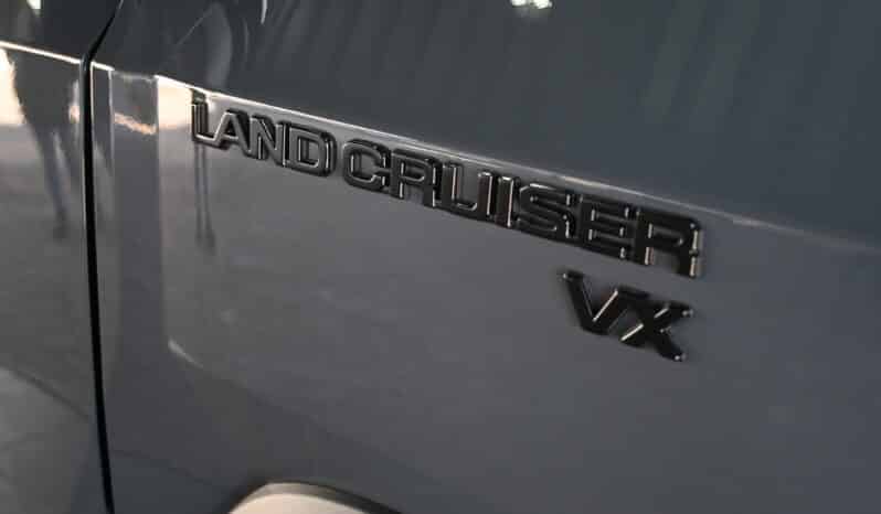 TOYOTA LAND CRUISER FJ 2.7 VX A/T full