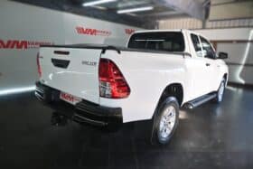 TOYOTA HILUX 2.4GD-6 RB SRX P/U E/C