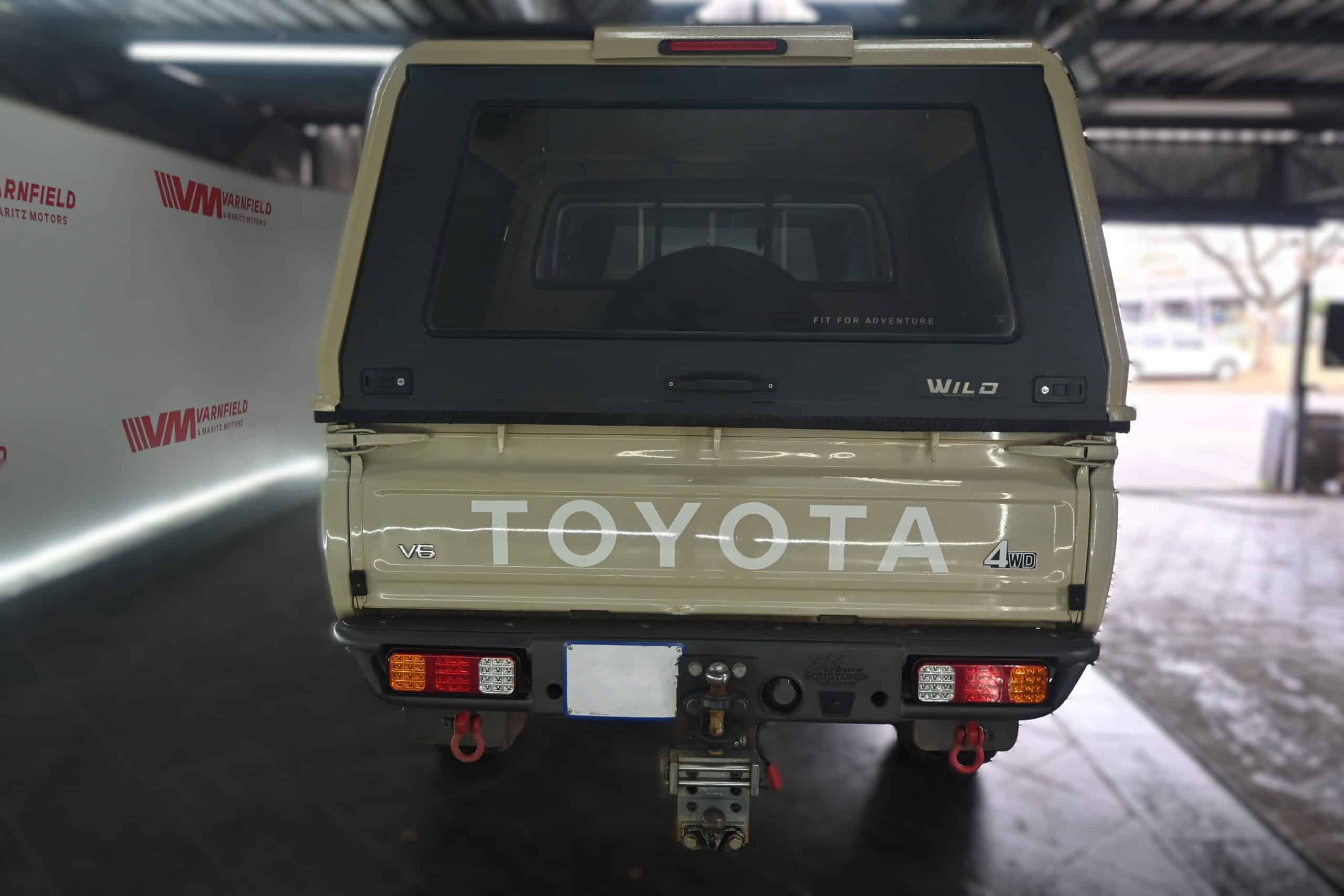 TOYOTA LAND CRUISER 79 4.0P D/C