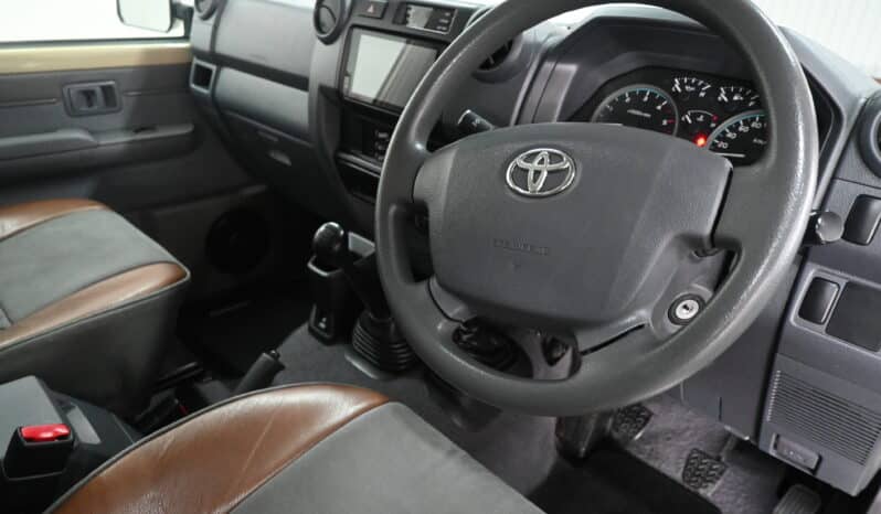 TOYOTA LAND CRUISER 79 4.5D P/U D/C full