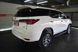 TOYOTA FORTUNER 2.8GD-6 4X4  A/T full