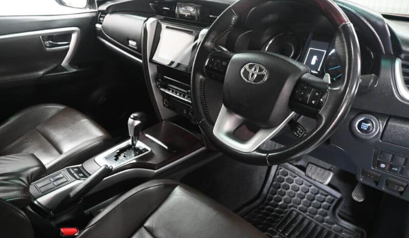 TOYOTA FORTUNER 2.8GD-6 4X4  A/T full