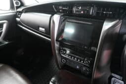 TOYOTA FORTUNER 2.8GD-6 4X4  A/T full