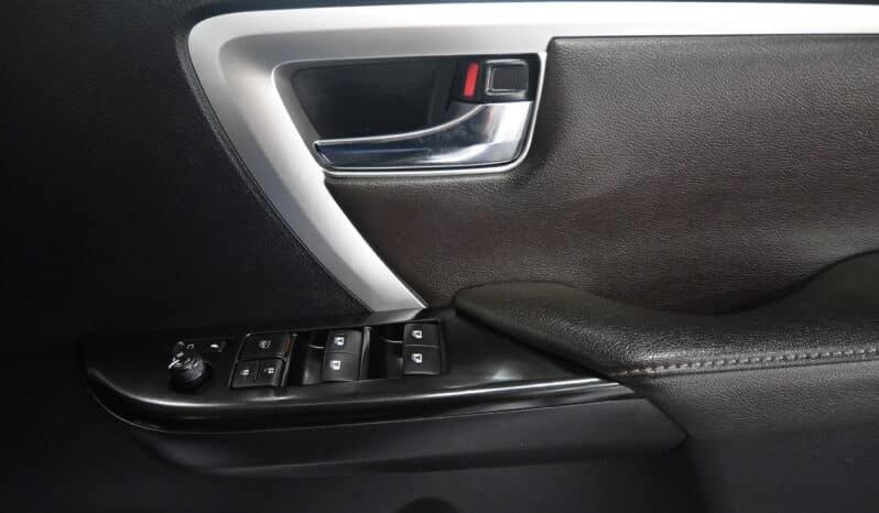 TOYOTA FORTUNER 2.8GD-6 4X4  A/T full