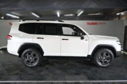 TOYOTA LAND CRUISER 300 3.3D GR-S full