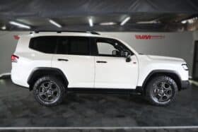 TOYOTA LAND CRUISER 300 3.3D GR-S