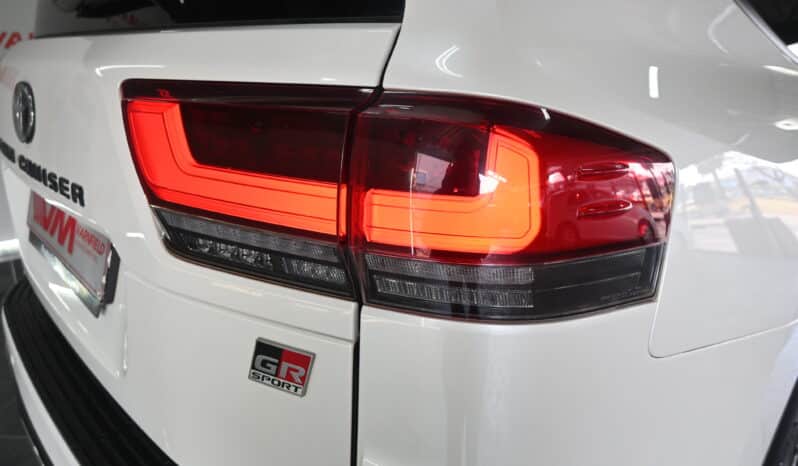 TOYOTA LAND CRUISER 300 3.3D GR-S full