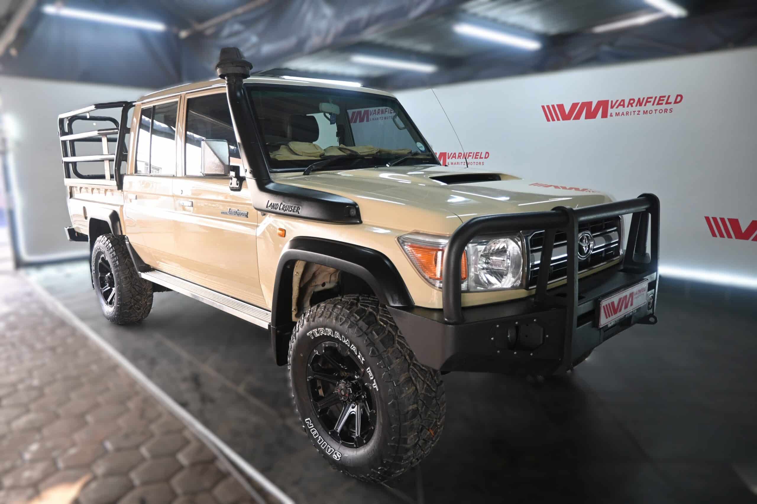 TOYOTA LAND CRUISER 79 4.5D P/U D/C
