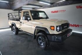 TOYOTA LAND CRUISER 79 2.8GD-6 P/U S/C A/T