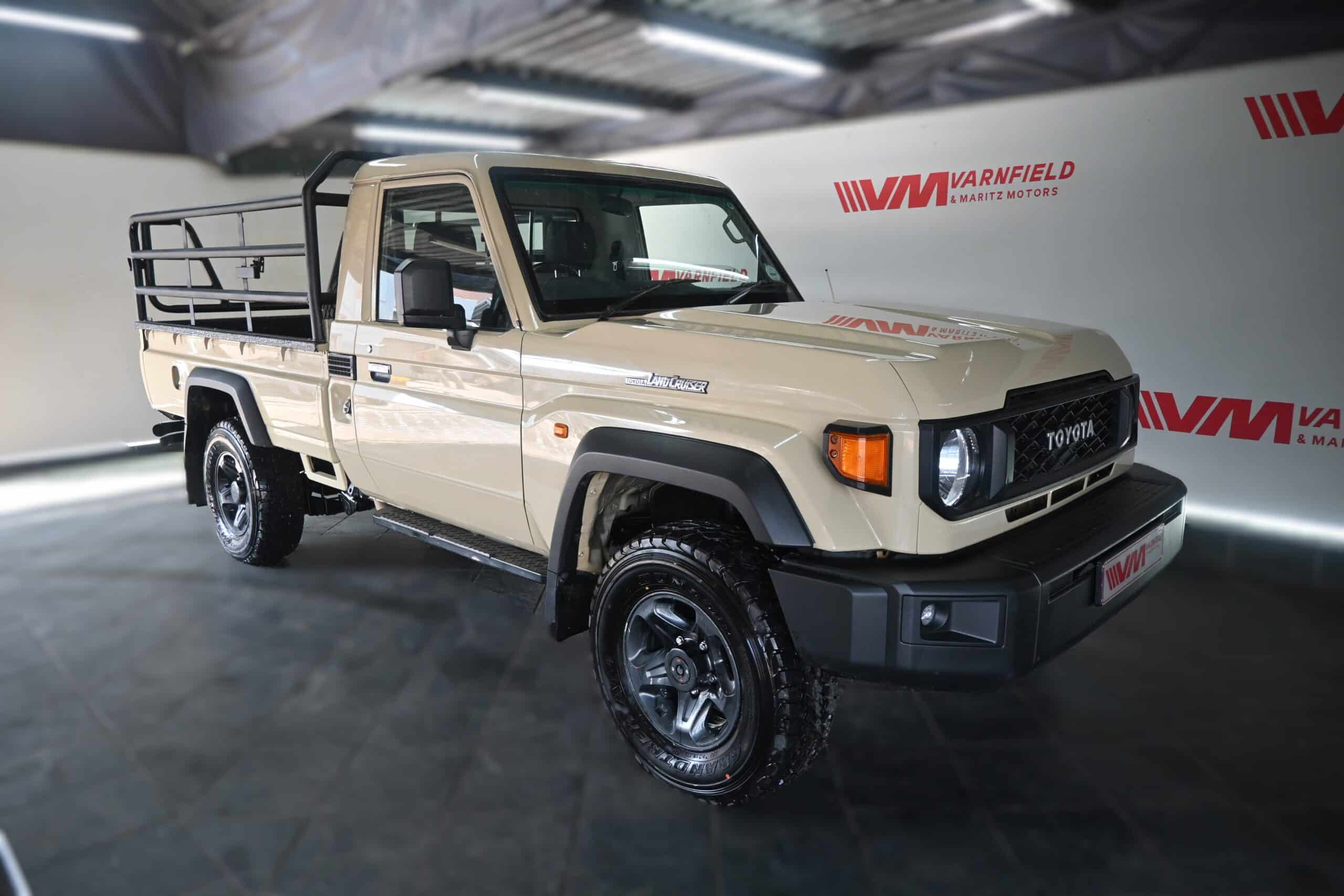 TOYOTA LAND CRUISER 79 2.8GD-6 P/U S/C A/T