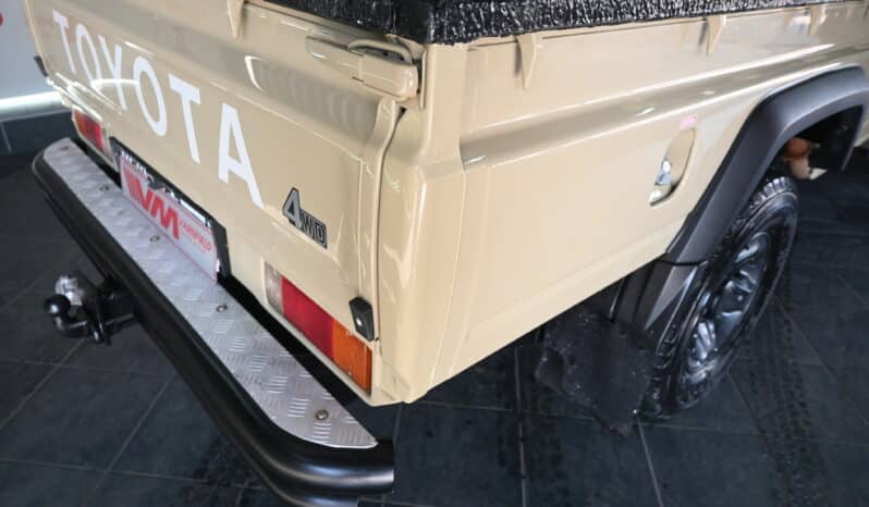 TOYOTA LAND CRUISER 79 2.8GD-6 P/U S/C A/T full