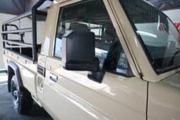 TOYOTA LAND CRUISER 79 2.8GD-6 P/U S/C A/T full