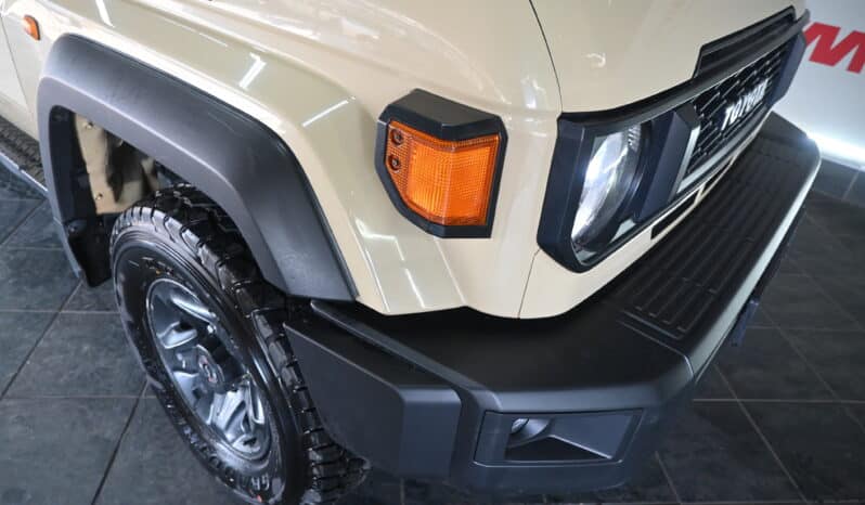 TOYOTA LAND CRUISER 79 2.8GD-6 P/U S/C A/T full
