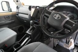 TOYOTA LAND CRUISER 79 2.8GD-6 P/U S/C A/T full