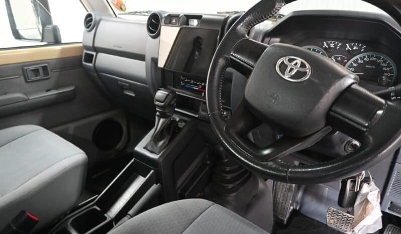 TOYOTA LAND CRUISER 79 2.8GD-6 P/U S/C A/T full