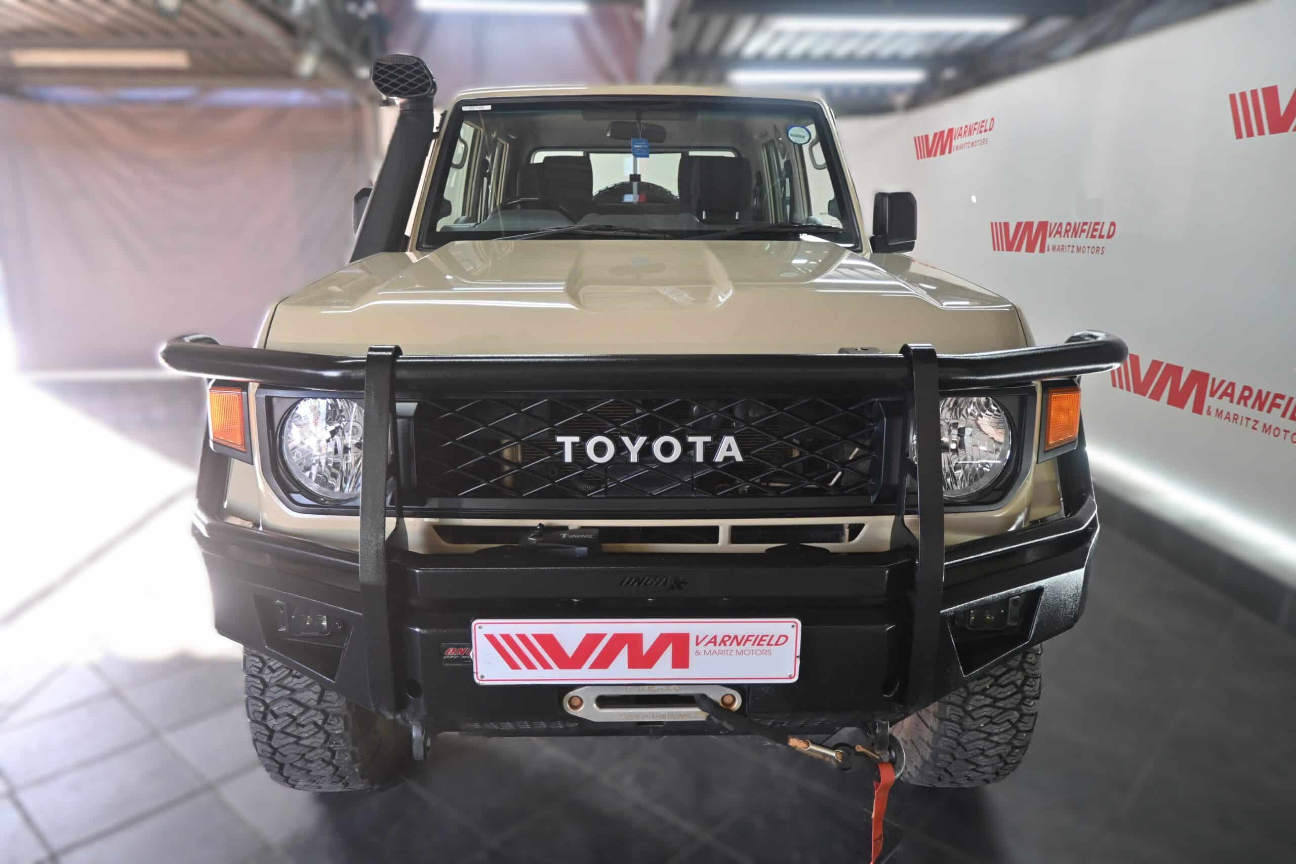 TOYOTA LAND CRUISER 79 4.5D V8 P/U D/C