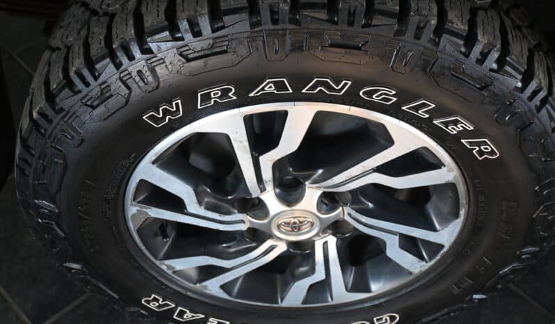 TOYOTA HILUX 2.8GD-6 RB RAIDER A/T D/C P/U full