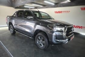 TOYOTA HILUX 2.8GD-6 4X4 A/T D/C RAIDER