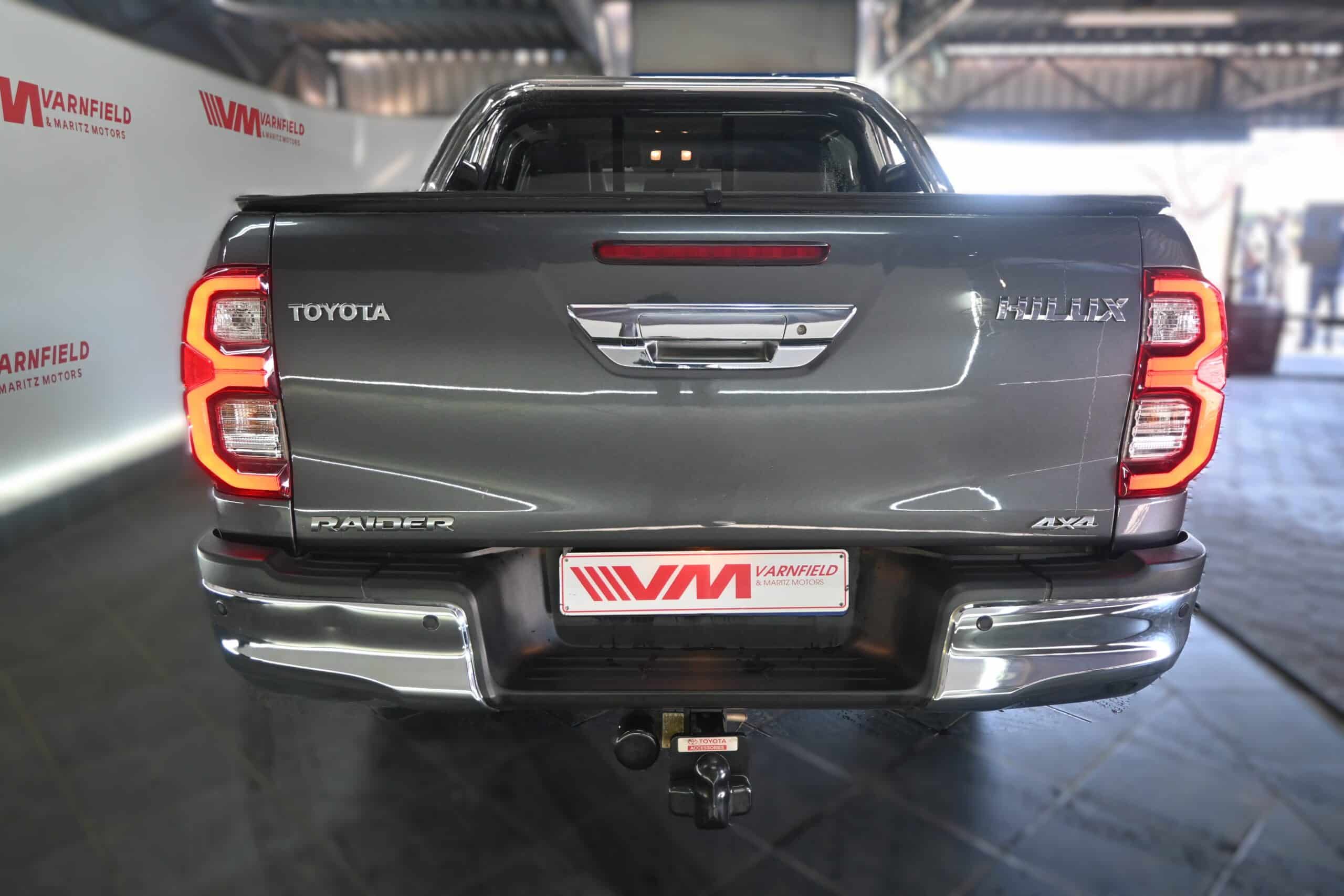 TOYOTA HILUX 2.8GD-6 4X4 A/T D/C RAIDER