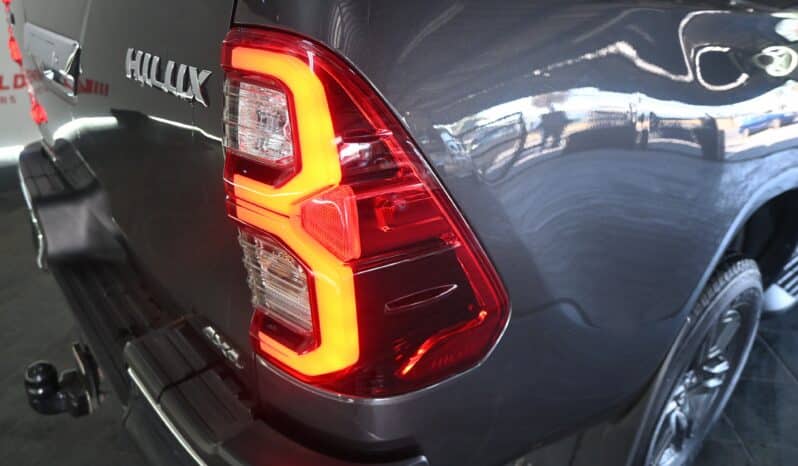 TOYOTA HILUX 2.8GD-6 4X4 A/T D/C RAIDER full