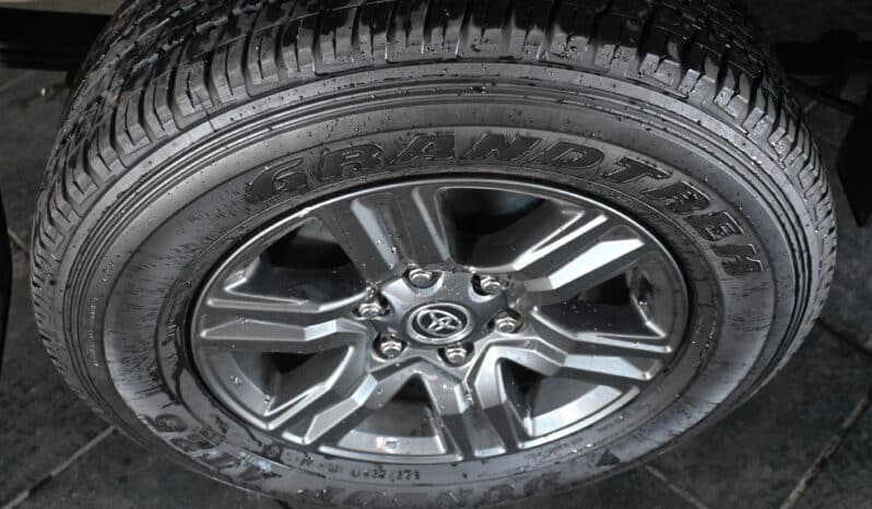 TOYOTA HILUX 2.8GD-6 4X4 A/T D/C RAIDER full