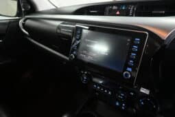 TOYOTA HILUX 2.8GD-6 4X4 A/T D/C RAIDER full