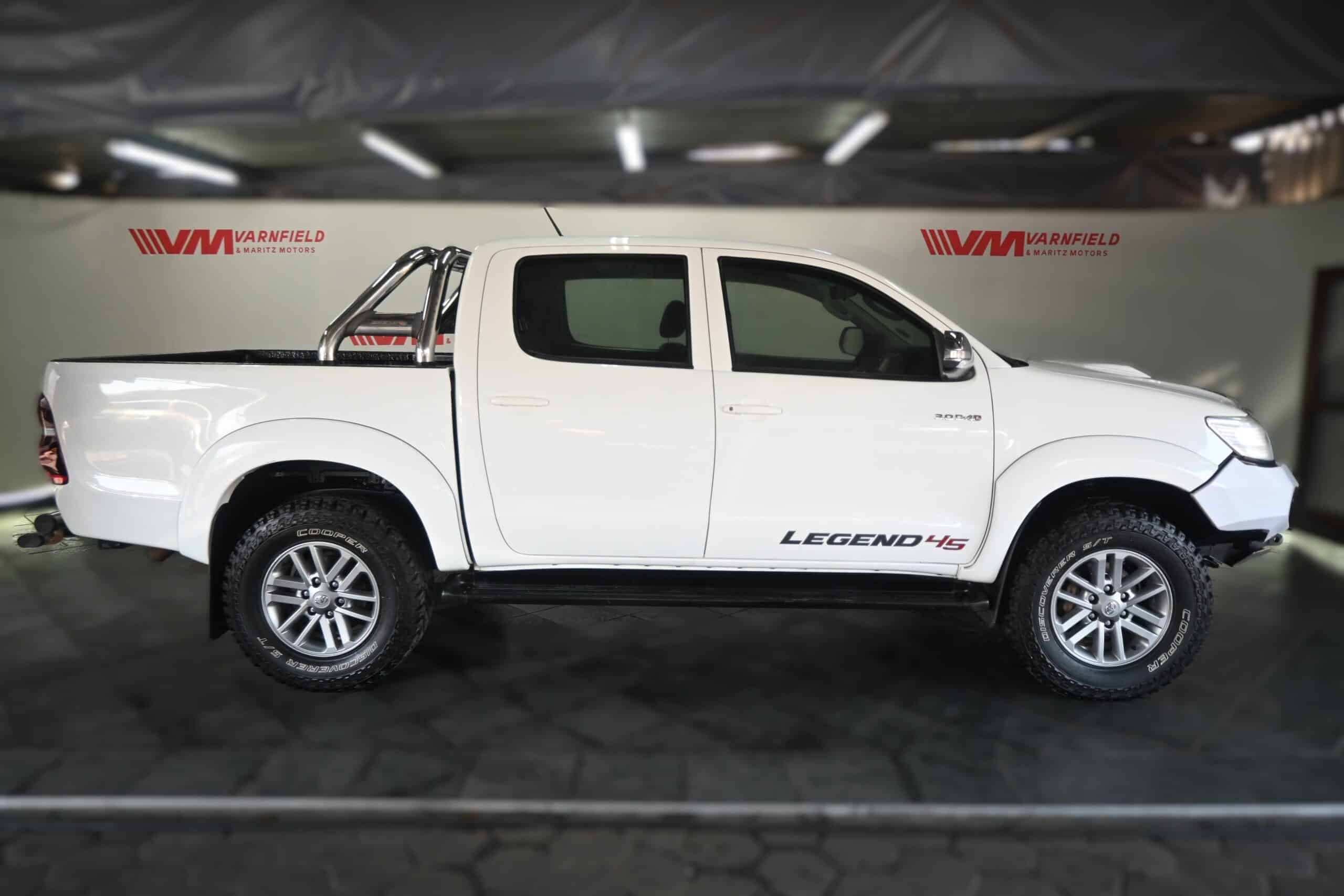 TOYOTA HILUX 3.0D-4D LEGEND 45 R/B P/U D/C