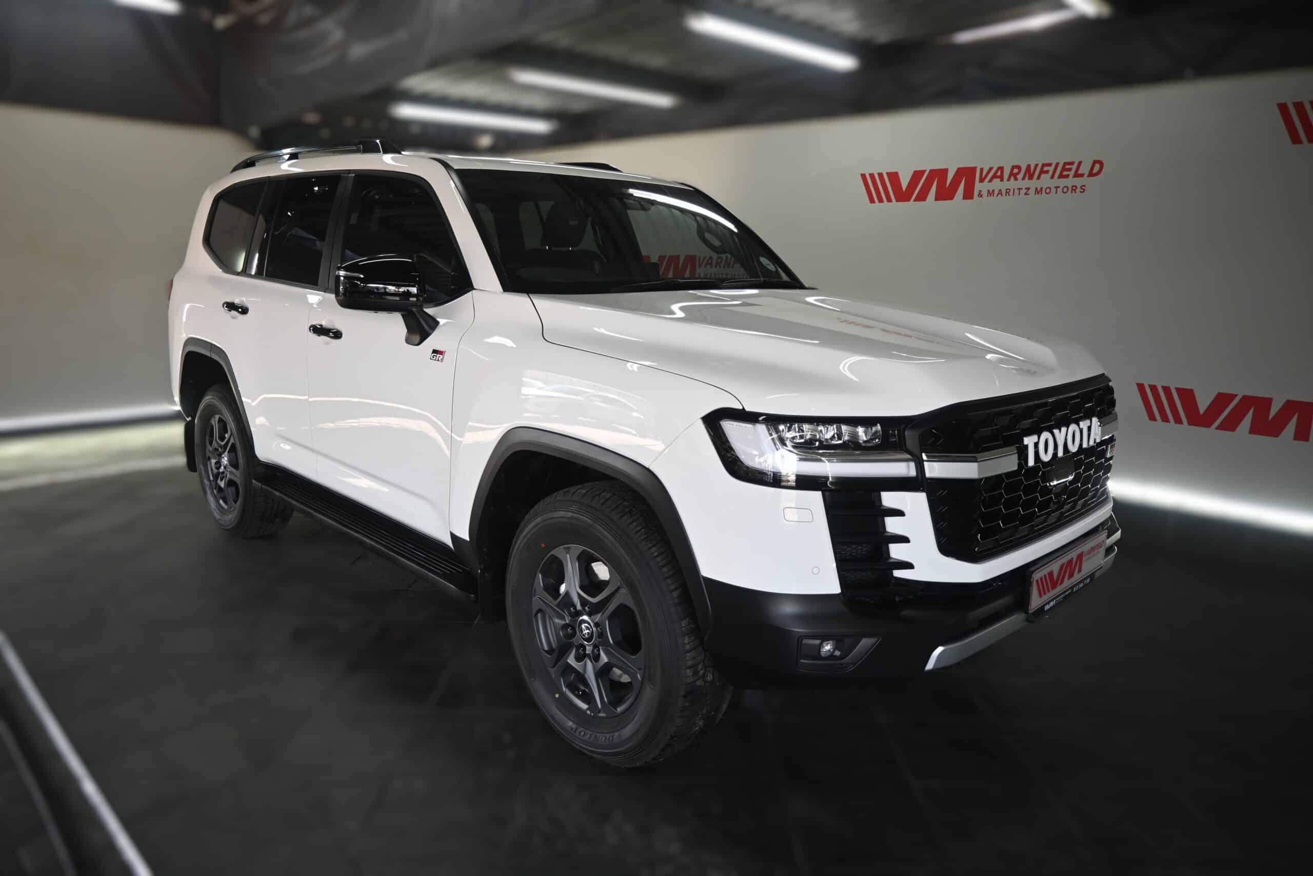 TOYOTA LAND CRUISER 300 3.3D GR-S
