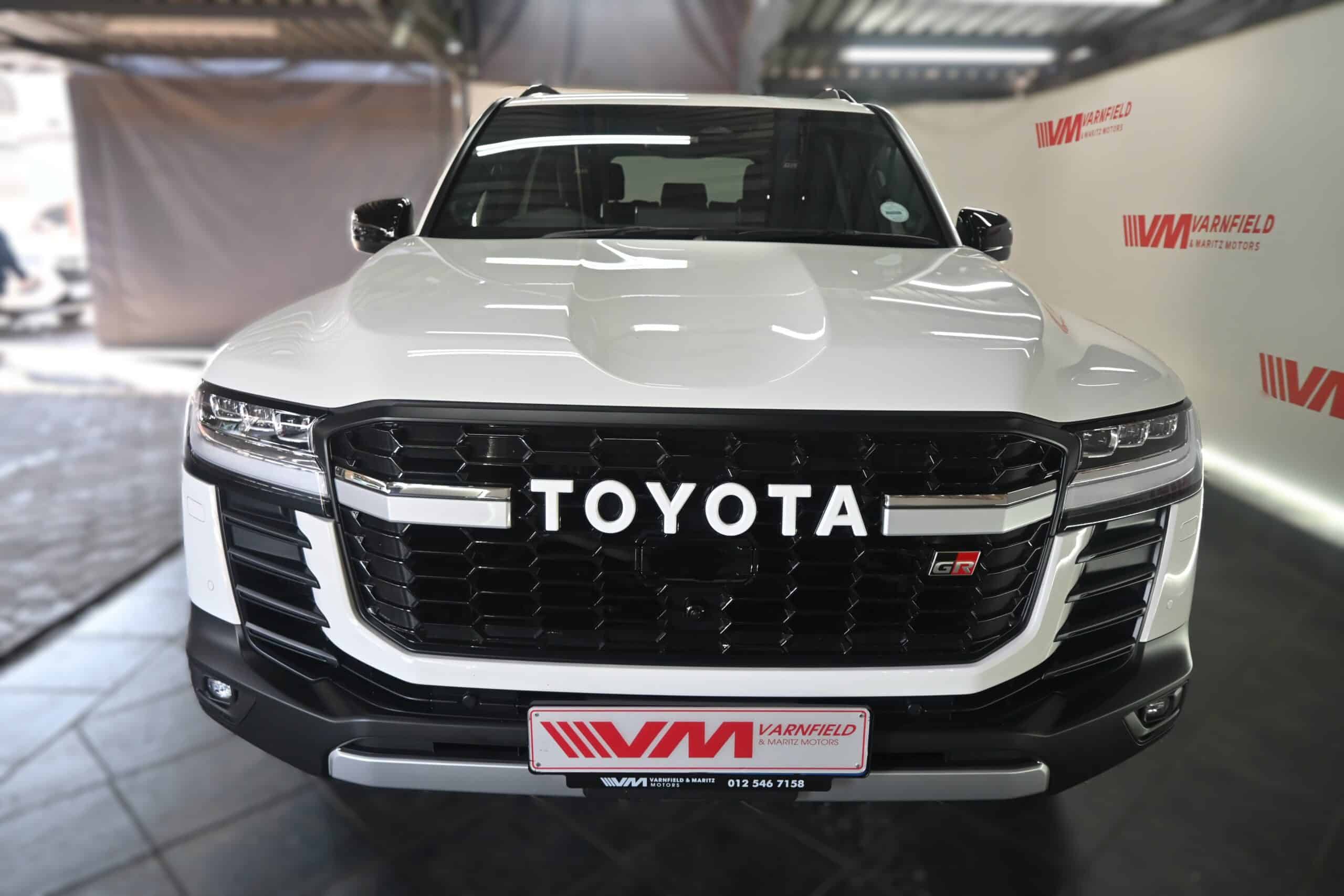 TOYOTA LAND CRUISER 300 3.3D GR-S