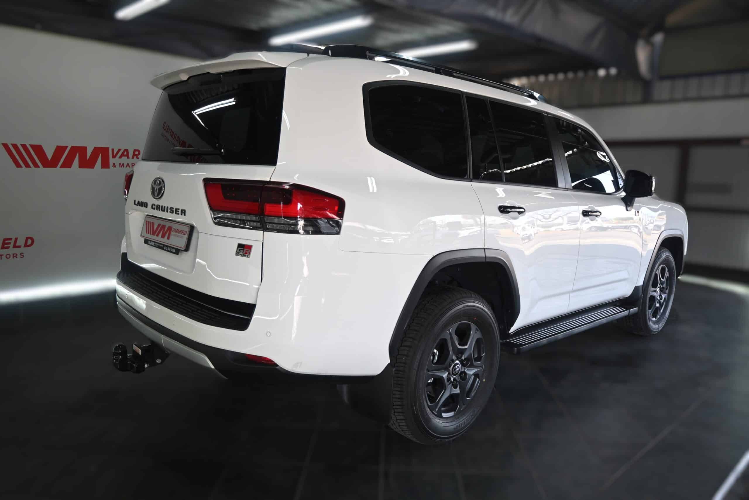 TOYOTA LAND CRUISER 300 3.3D GR-S