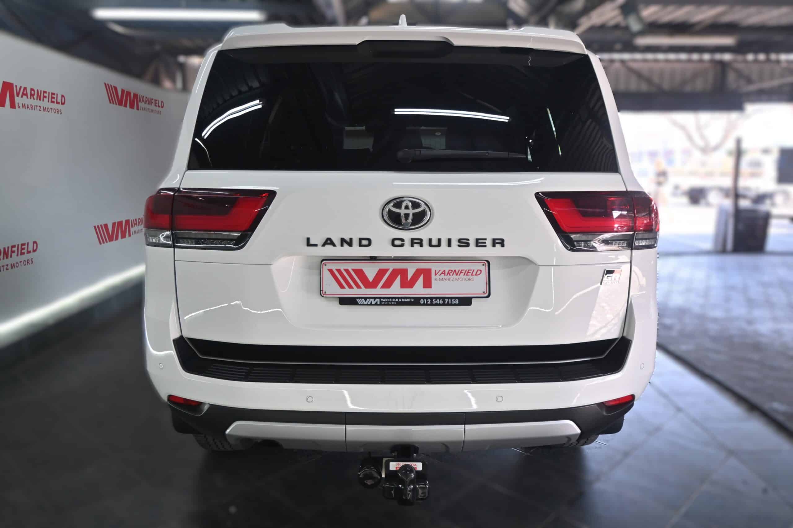 TOYOTA LAND CRUISER 300 3.3D GR-S