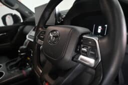 TOYOTA LAND CRUISER 300 3.3D GR-S full