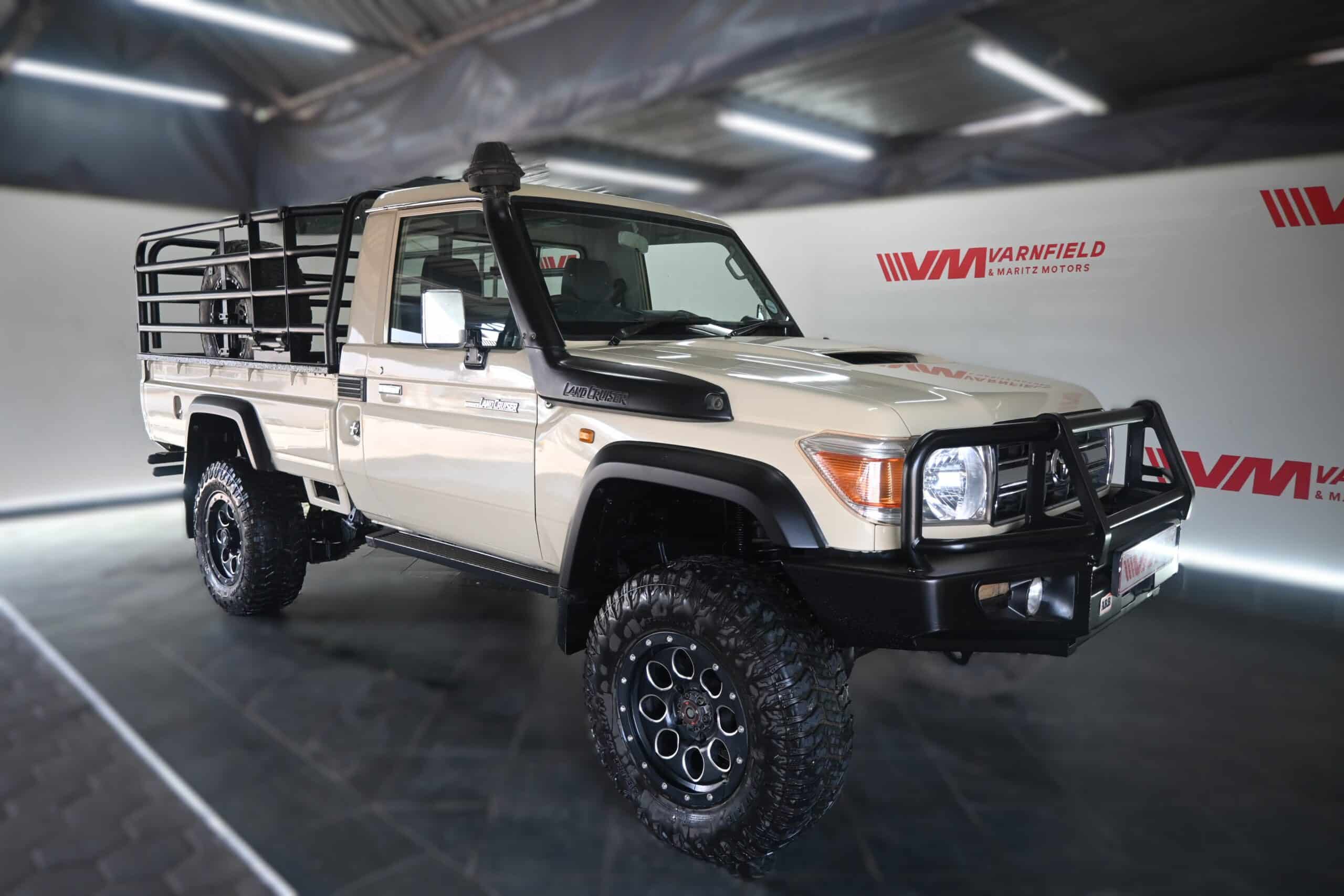 TOYOTA LAND CRUISER 79 4.5D S/C V8